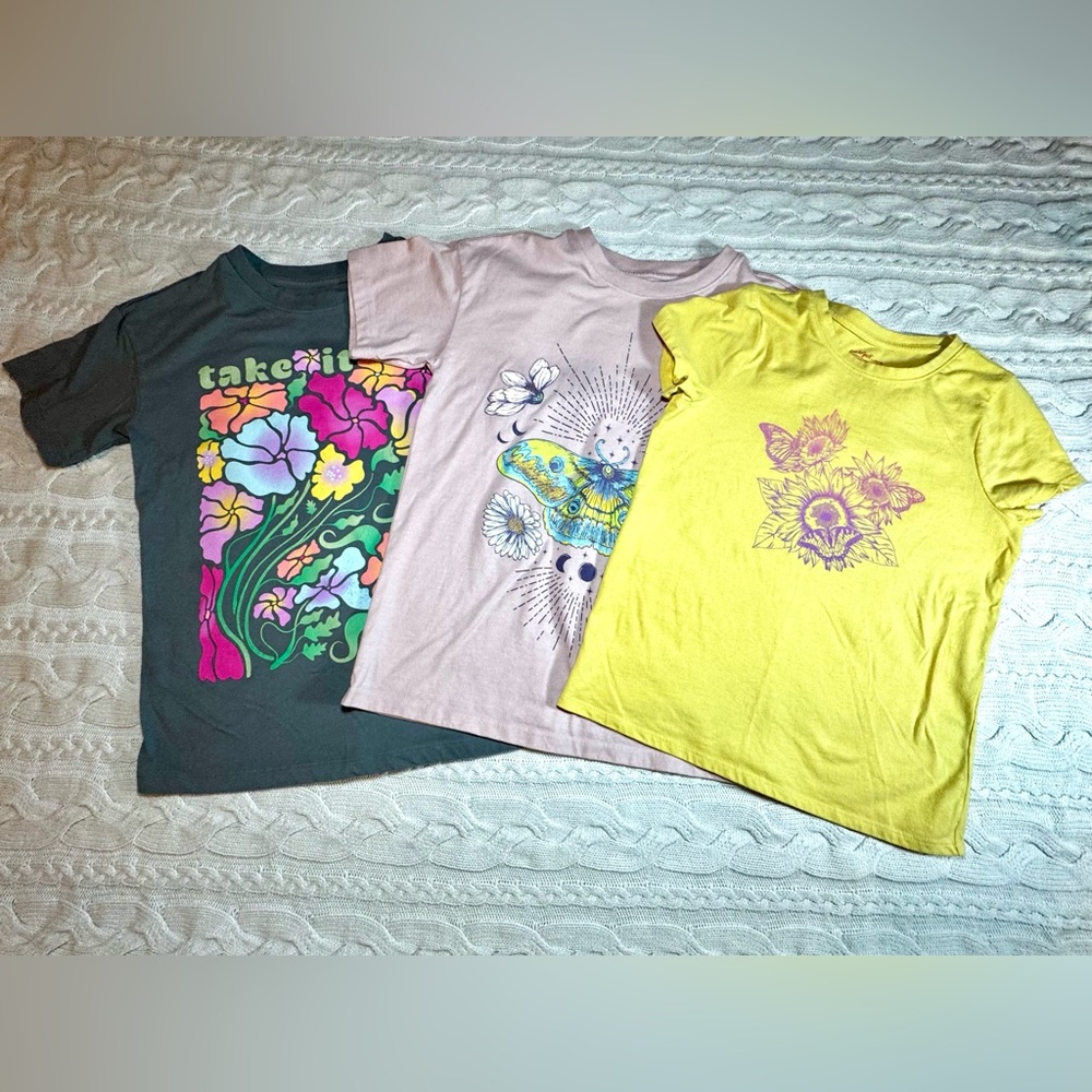 Lot of 3 Cat & Jack Colorful Kids Graphic T-Shirts Size Large #1597